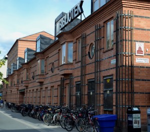 Stadsbiblioteket mot S:t Olofsgatan. Foto: Uppsala kommun