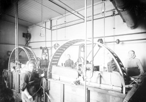 Maskinsalen, Upsala Bayerska Bryggeri, före 1914. Foto: Henri Osti